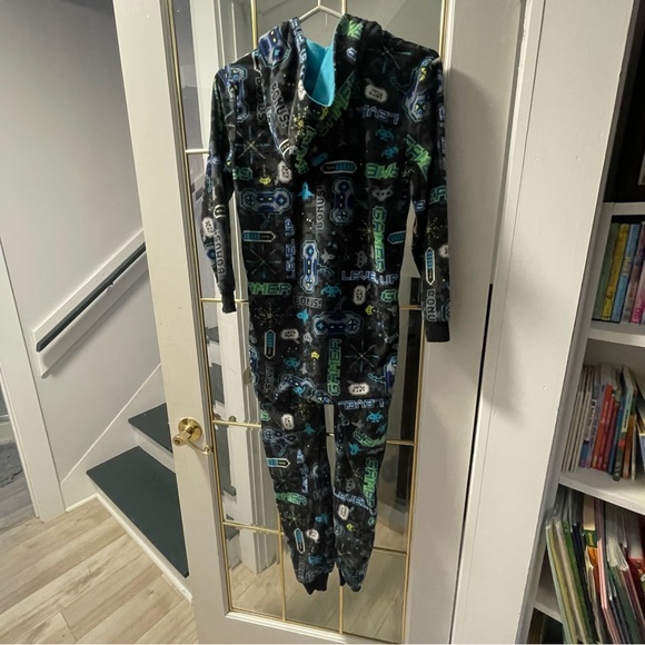 Set of 2- Kids size 12 warm and fussy onesie 💤🛏️ - Picture 5 of 16